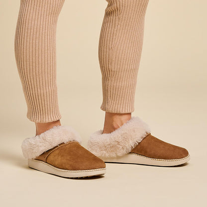 OluKai Best Price - Ku‘i Women‘s Slip-On Slippers - Tan / Bone