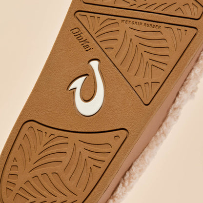OluKai Sale - Kīpe'a Heu Women‘s Flip Flop Slippers - Tan