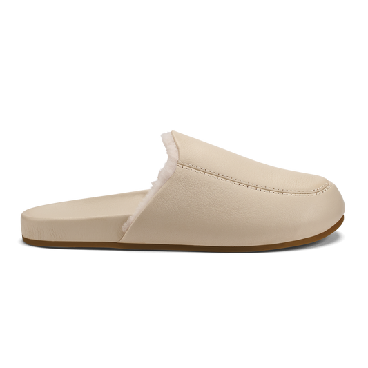 OluKai Top Pick - Kōnea Women’s Leather Slipper Mules - Bone