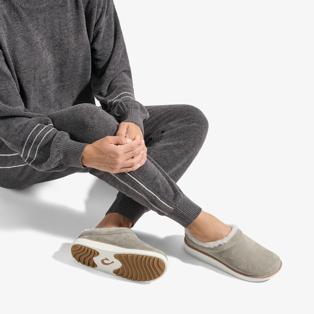 OluKai Great Value - Mani-Taupe Grey / Golden Sand