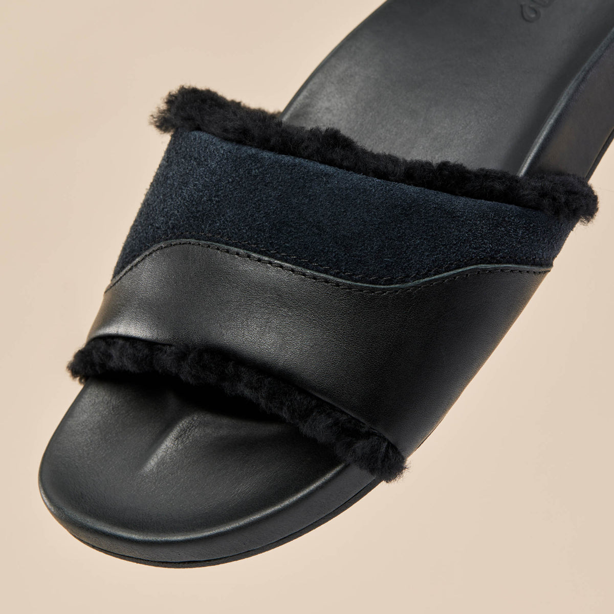 OluKai New - Hō‘ala Slide Women’s Slide Slipper Sandals - Black