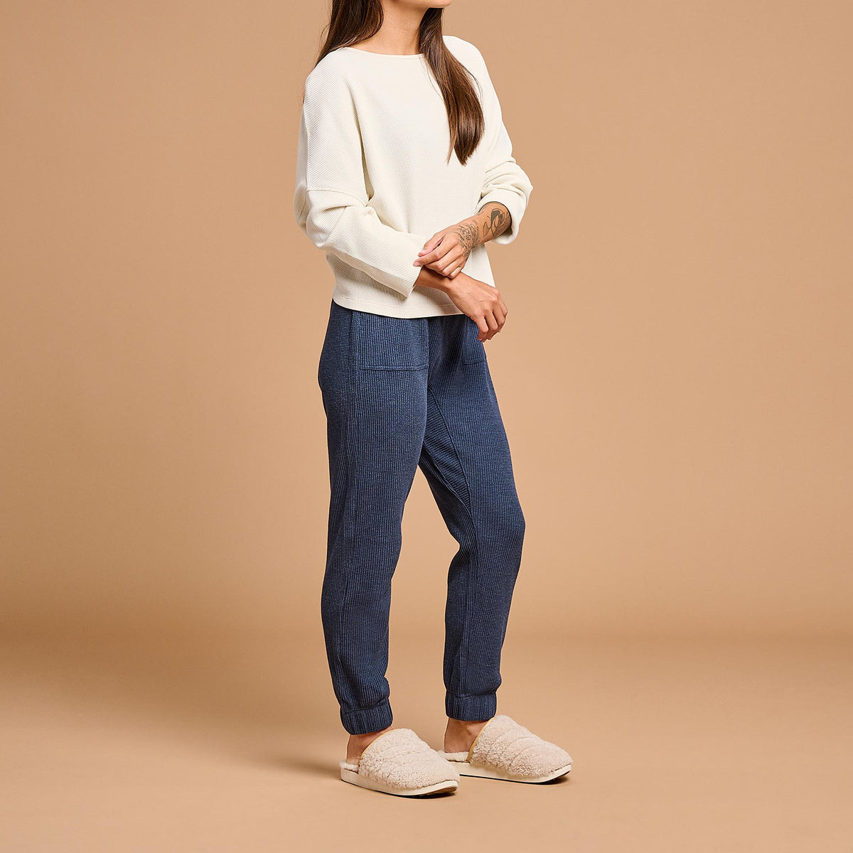 OluKai Exclusive - Pūpū Mua Women’s Shearling Mule Slipper - Tapa