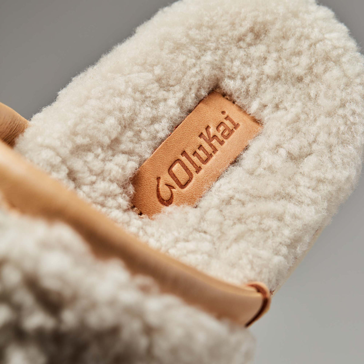 OluKai Exclusive - Pūpū Mua Women’s Shearling Mule Slipper - Tapa