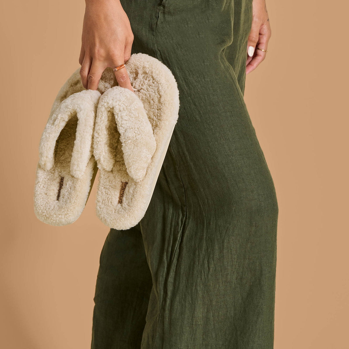 OluKai Smart Buy - Kīpe'a Heu Women‘s Flip Flop Slippers - Tapa