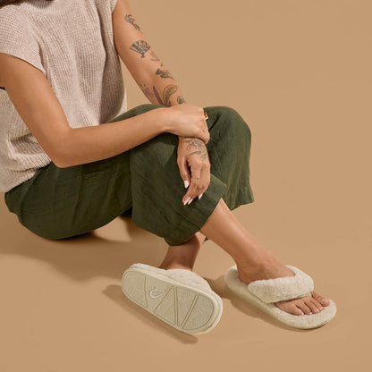 OluKai Smart Buy - Kīpe'a Heu Women‘s Flip Flop Slippers - Tapa