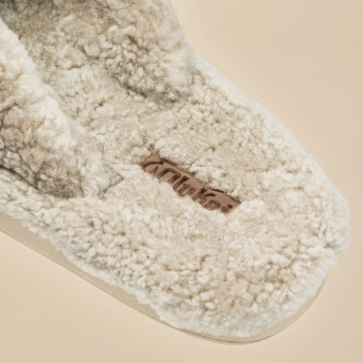 OluKai Smart Buy - Kīpe'a Heu Women‘s Flip Flop Slippers - Tapa