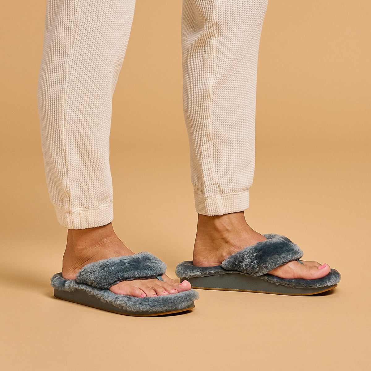 OluKai Hot Sale - Kipe‘a Heu Women‘s Flip Flop Slippers - Storm