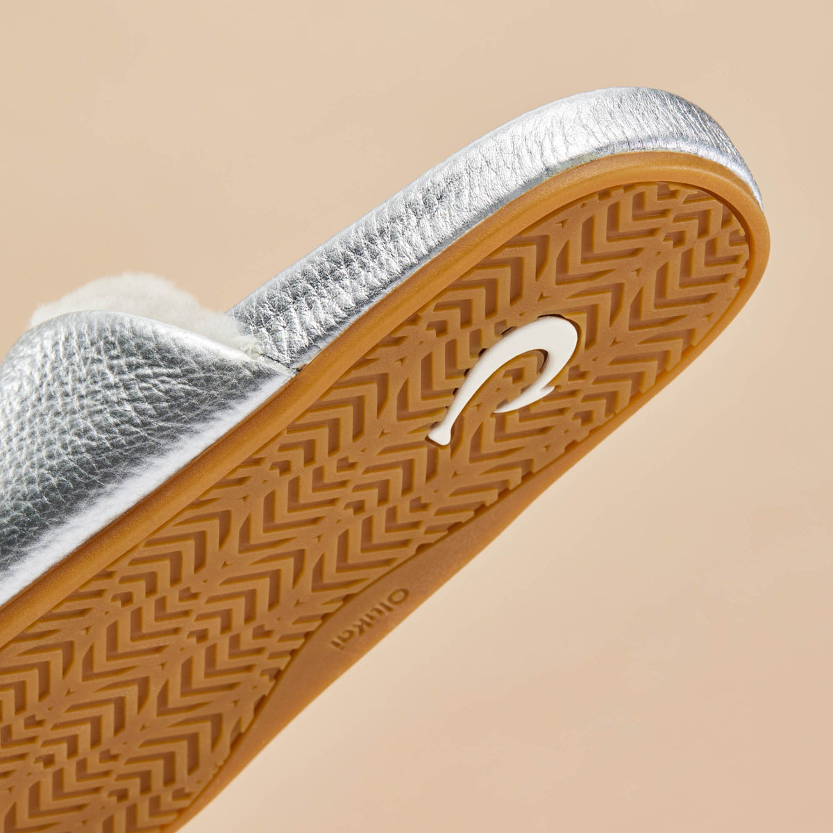 OluKai Hot Sale - Kōnea Women’s Leather Slipper Mules - Silver