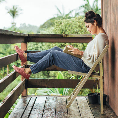 OluKai Special Offer - Nohea Women's Leather Slippers - Cedarwood