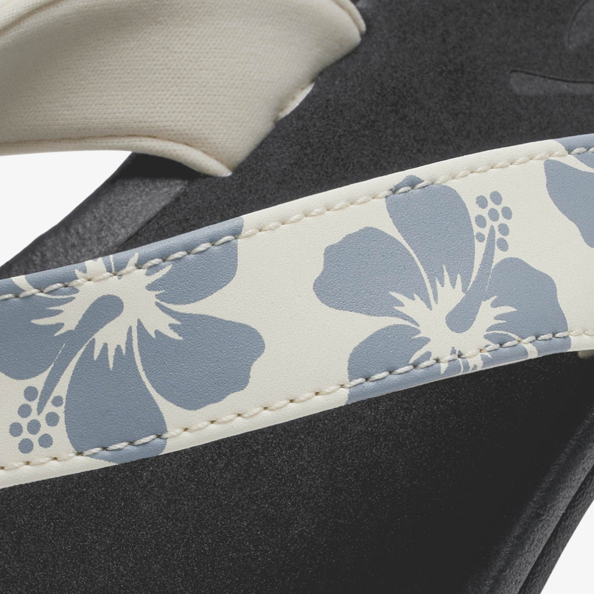 OluKai Trusted - ‘Ohana - White Sand / Pua