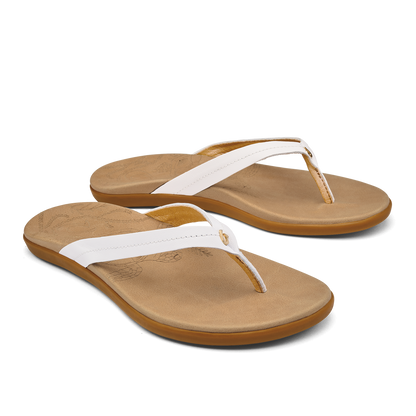 OluKai New - Honu Women’s Leather Sandals - Bright White / Golden Sand