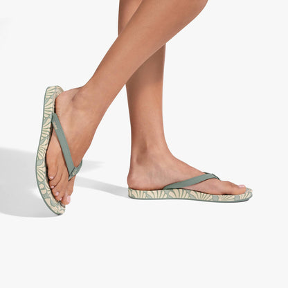 OluKai New - ‘Uiki - Silver Pine / Pa‘i