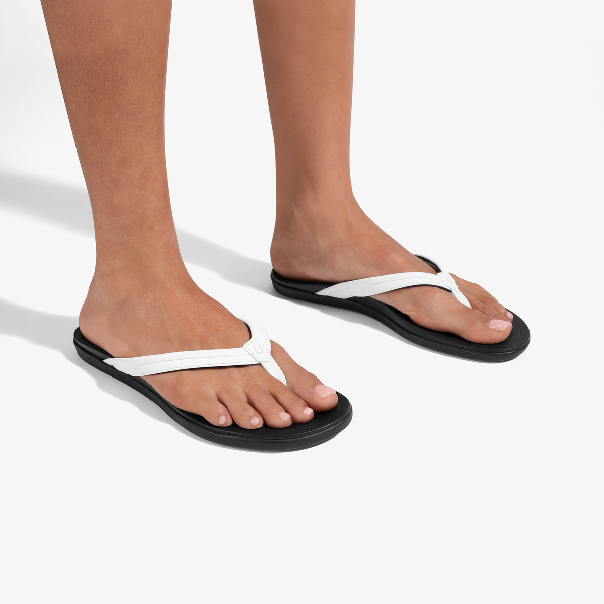 OluKai Recommended - Ho‘opio Malua - Bright White / Warm Sand