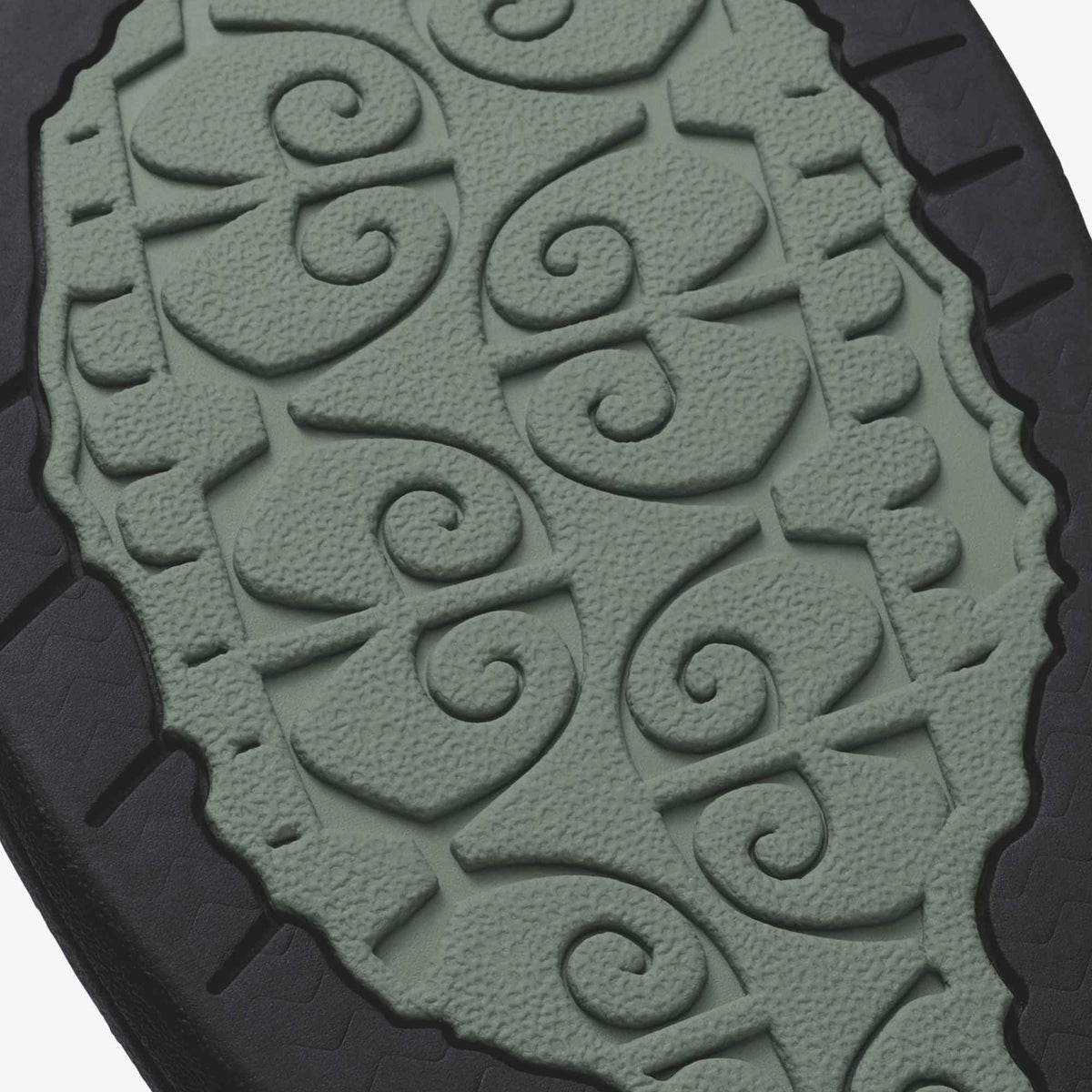 OluKai Great Value - ‘Ohana - Silver Pine / Pua