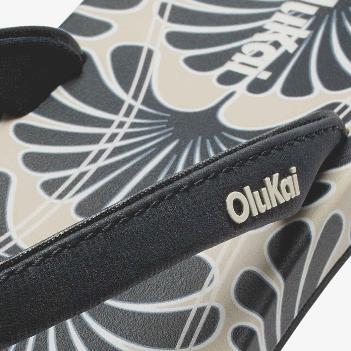 OluKai Essential - ‘Uiki - Black / Pa‘i