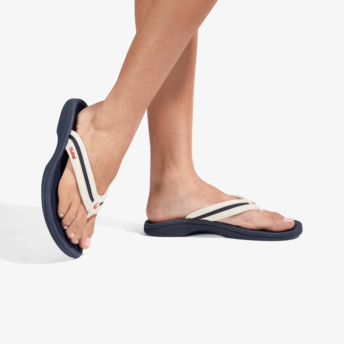 OluKai Deals - ʻOhana Palua - White Sand / Americana