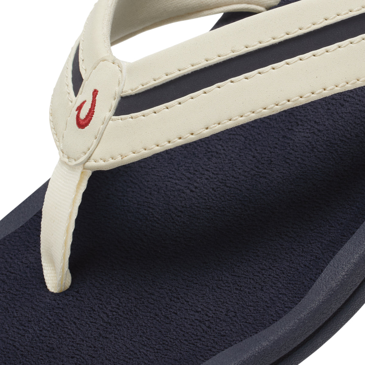 OluKai Deals - ʻOhana Palua - White Sand / Americana