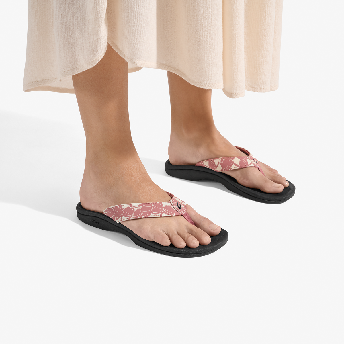 OluKai Recommended - ‘Ohana Women's Best Selling Beach Sandals - Coral Rose / Pa‘i