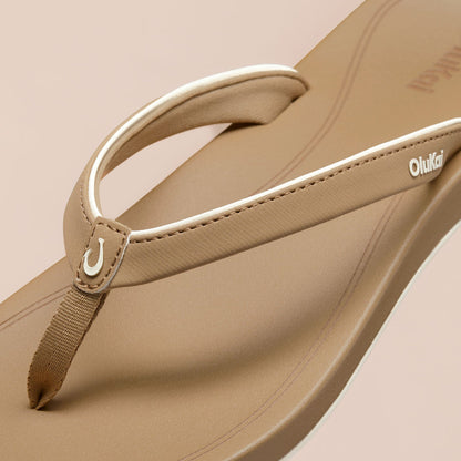 OluKai New - ‘Uiki Women’s Everyday Beach Sandals - Warm Sand