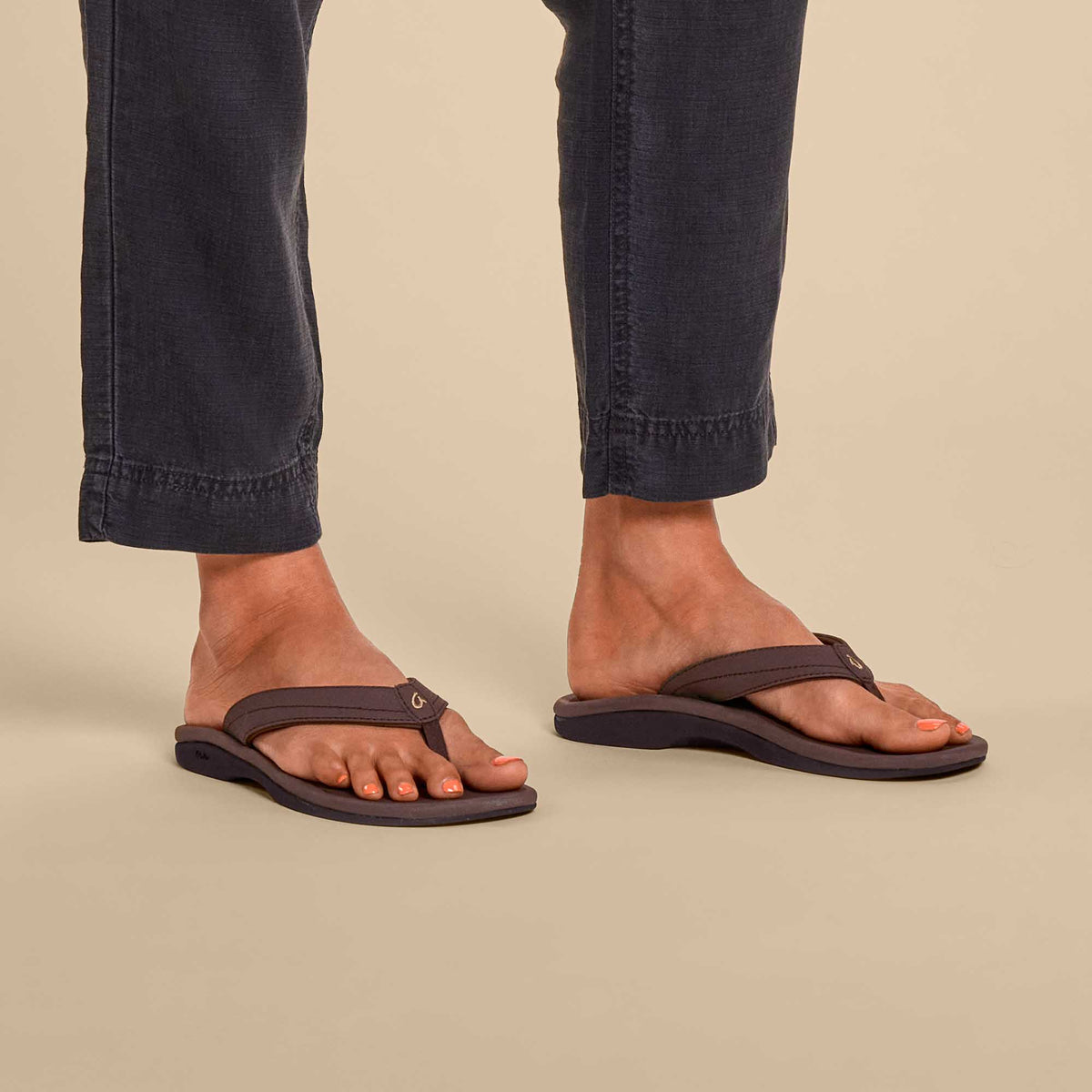 OluKai Best Seller - ‘Ohana Women's Best Selling Beach Sandals - Dark Java