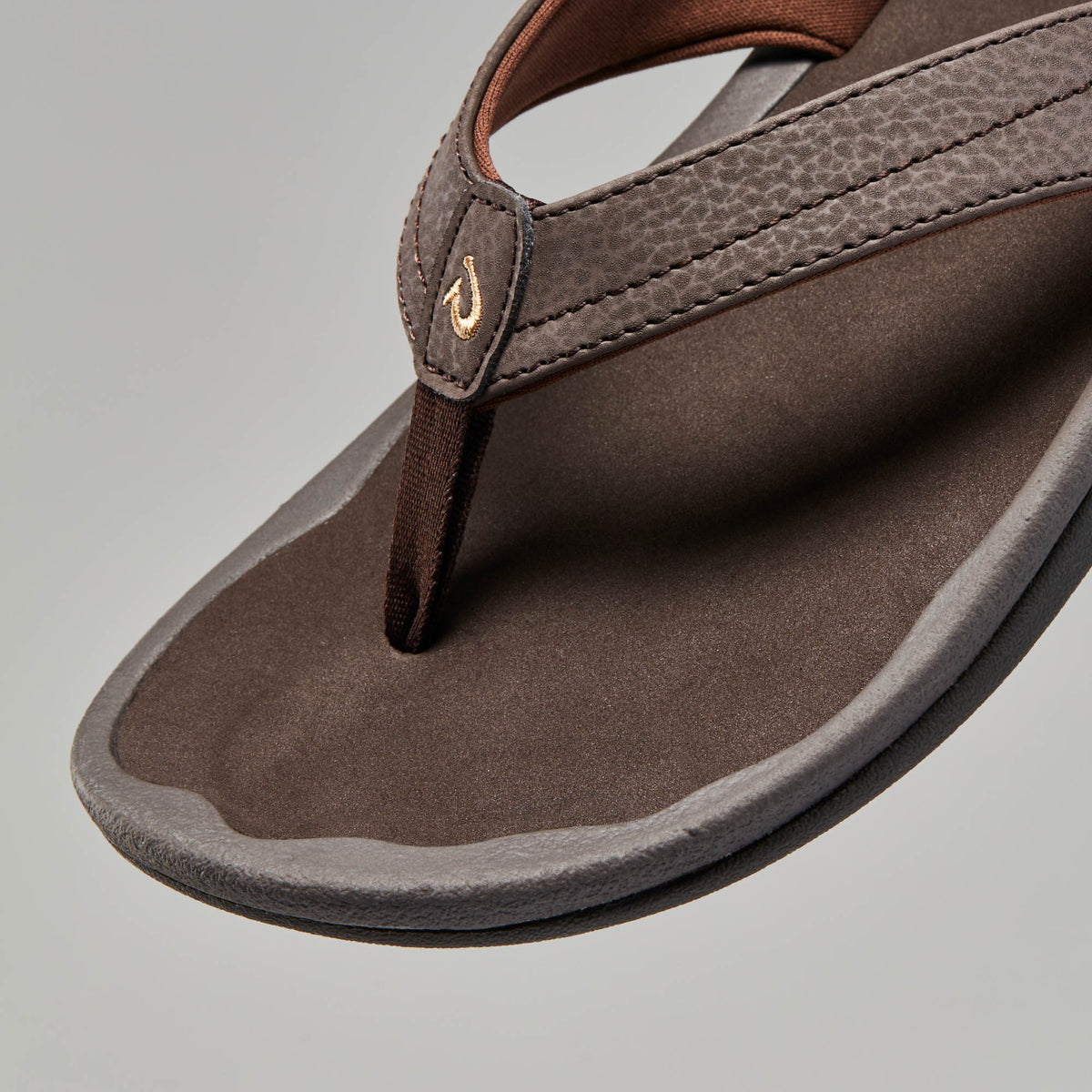 OluKai Best Seller - ‘Ohana Women's Best Selling Beach Sandals - Dark Java