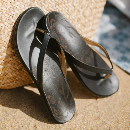 OluKai Value - Honu Women’s Leather Beach Sandals - Black