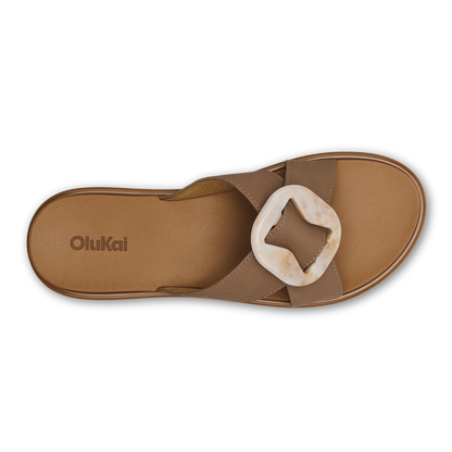 OluKai Latest - La‘i Slide Women’s Slide Beach Sandals - Tan