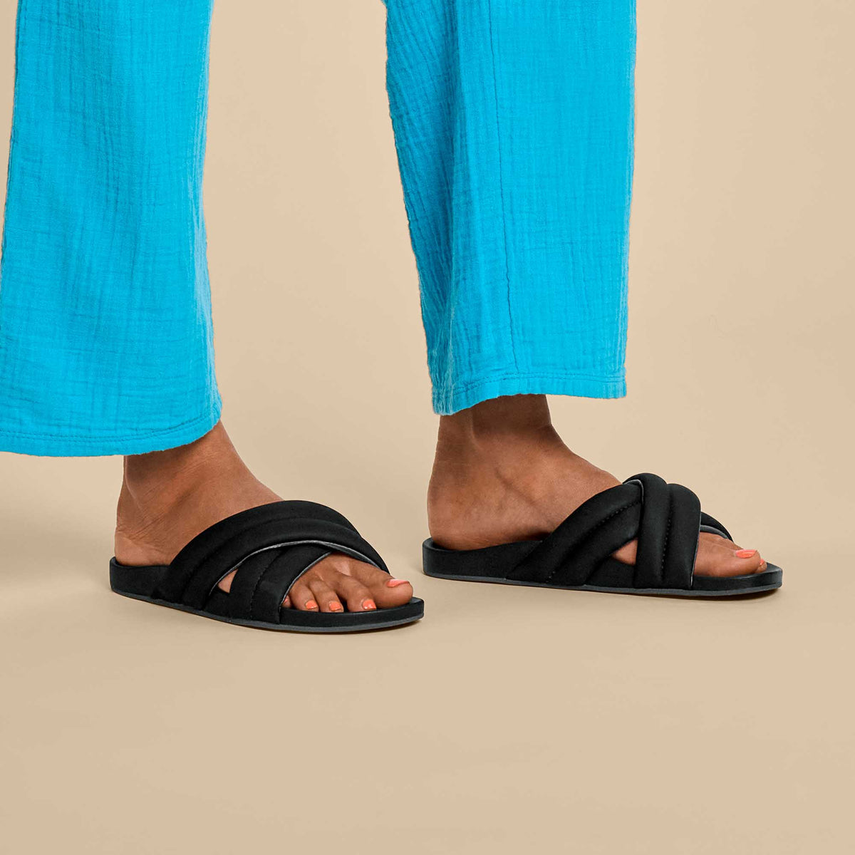 OluKai Trusted - Hila Women’s Beach Slide Sandals - Black