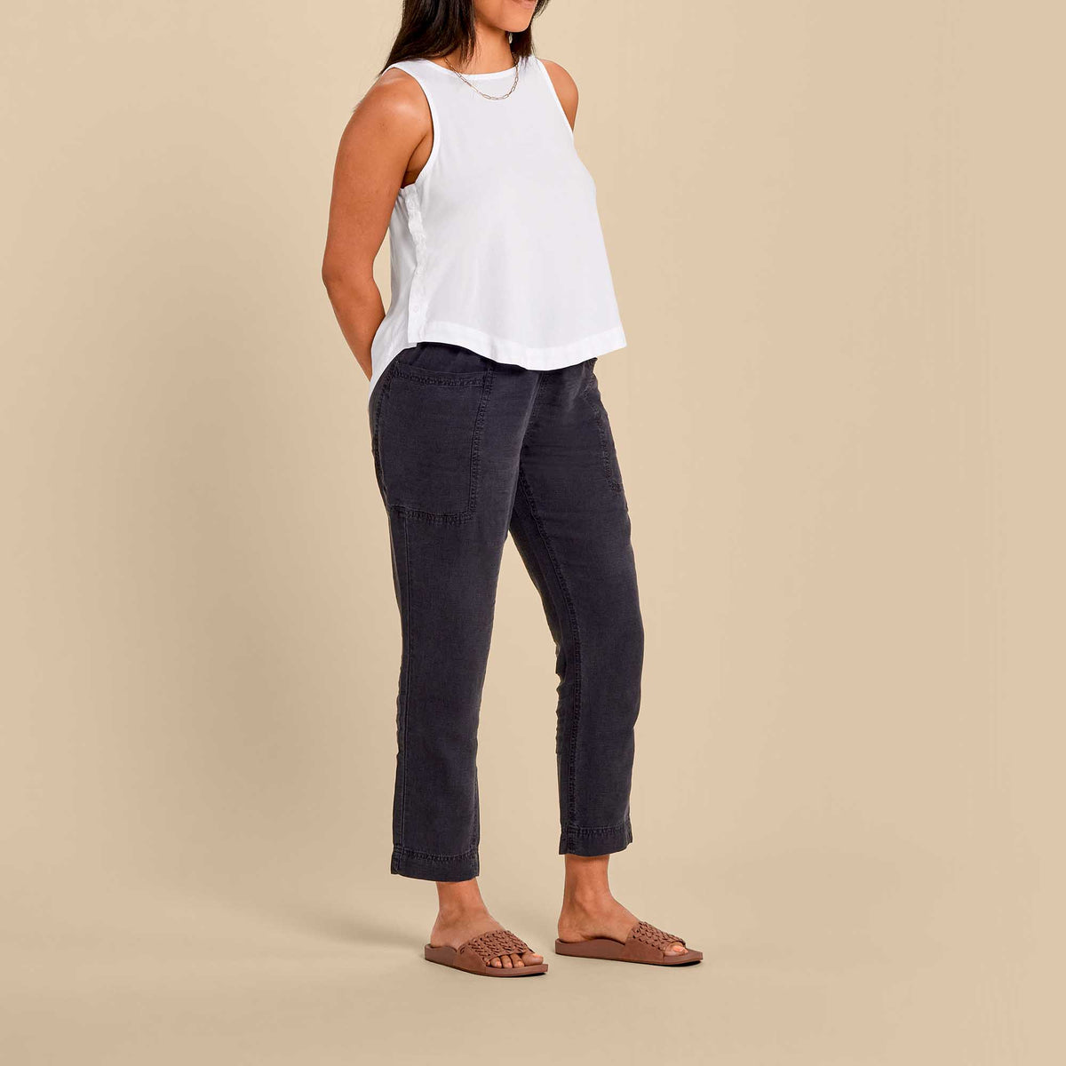 OluKai Sale - Kāmola Women’s Leather Slide Sandals - Tan