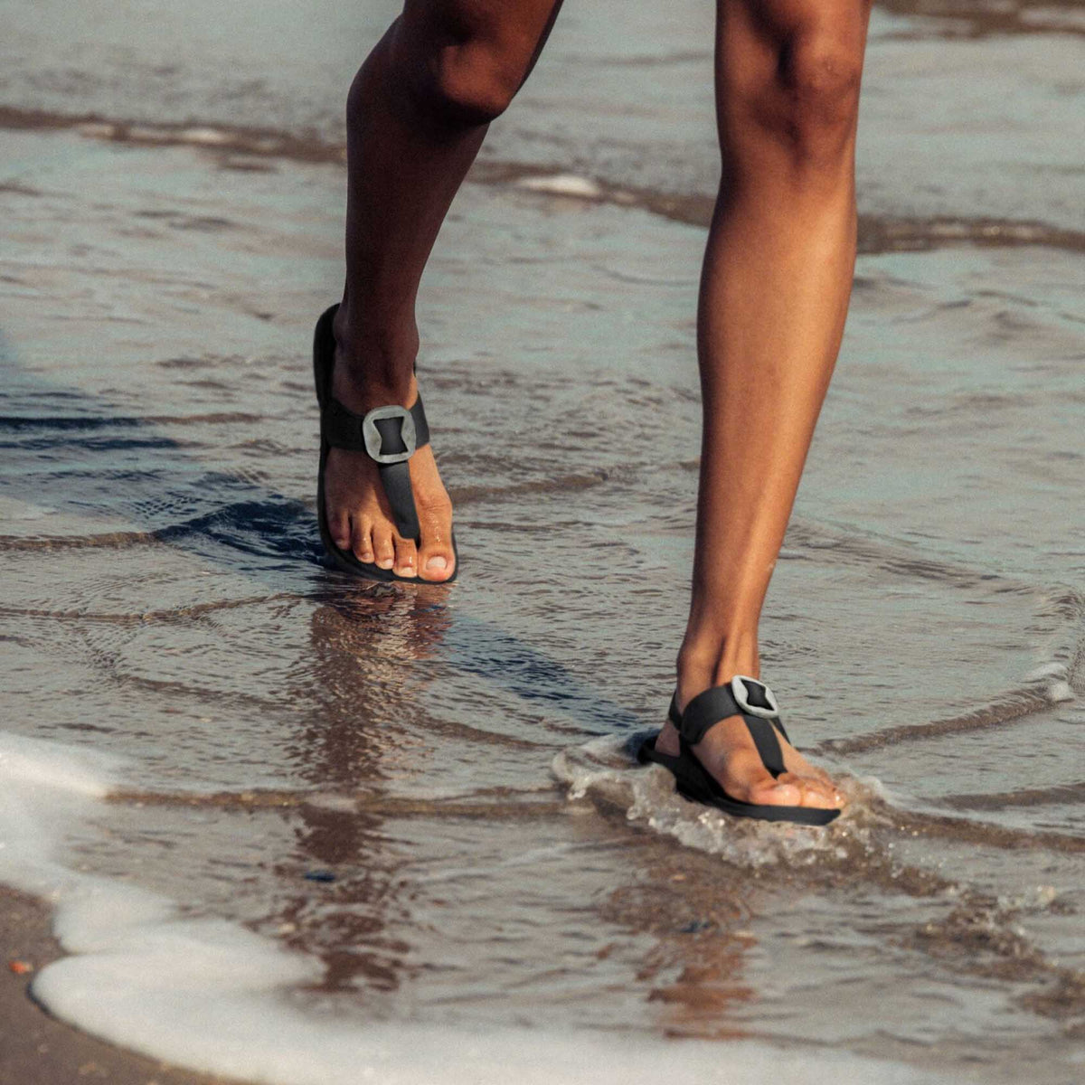 OluKai Essential - La‘i T-Bar Women’s Strappy Sandals - Lava Rock