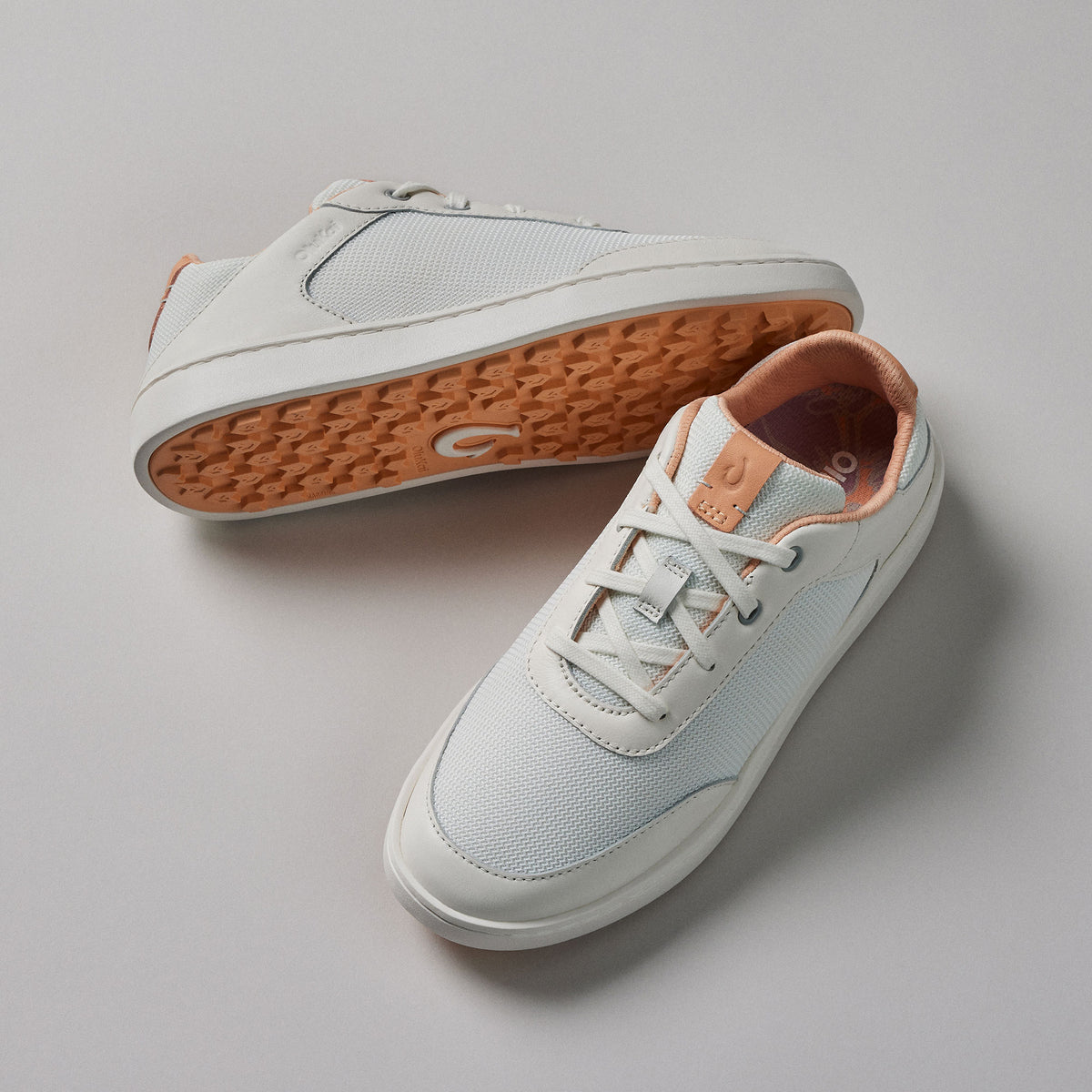 OluKai Deals - Puakea - White Sand / Tan