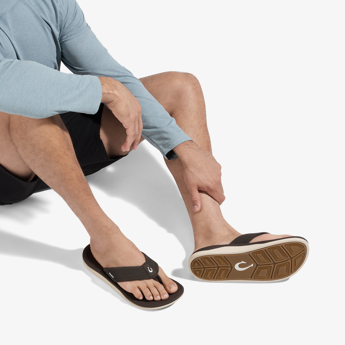 OluKai Popular - 'Ahi Kai - Dark Java / Dark Java